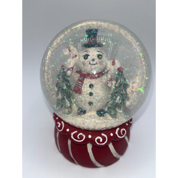 Old World Christmas Snow Globe Candy Cane Snowman — Pearl  Retro Snowman Candy Cane Snow Globe Christmas Decor Iridescent Red White Candy